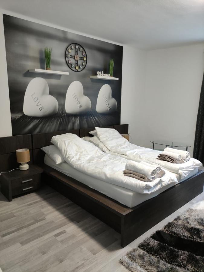 Freedom-Fehervar Apartman İstolni Belgrad Dış mekan fotoğraf